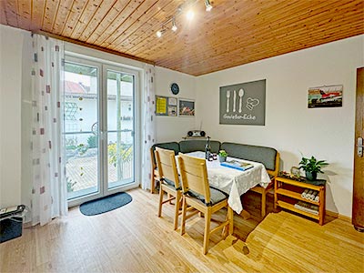 Küche mit Essecke